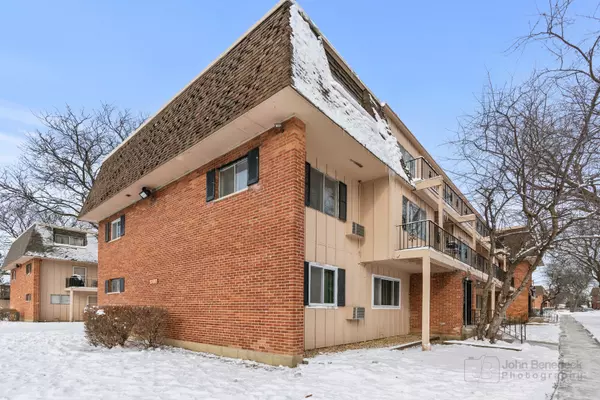 2502 Algonquin RD #1, Rolling Meadows, IL 60008