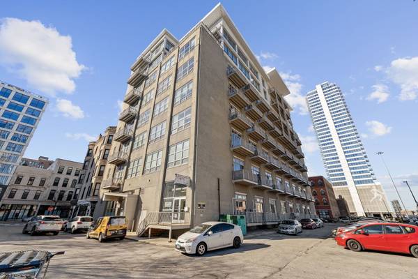 770 W Gladys AVE #607, Chicago, IL 60661