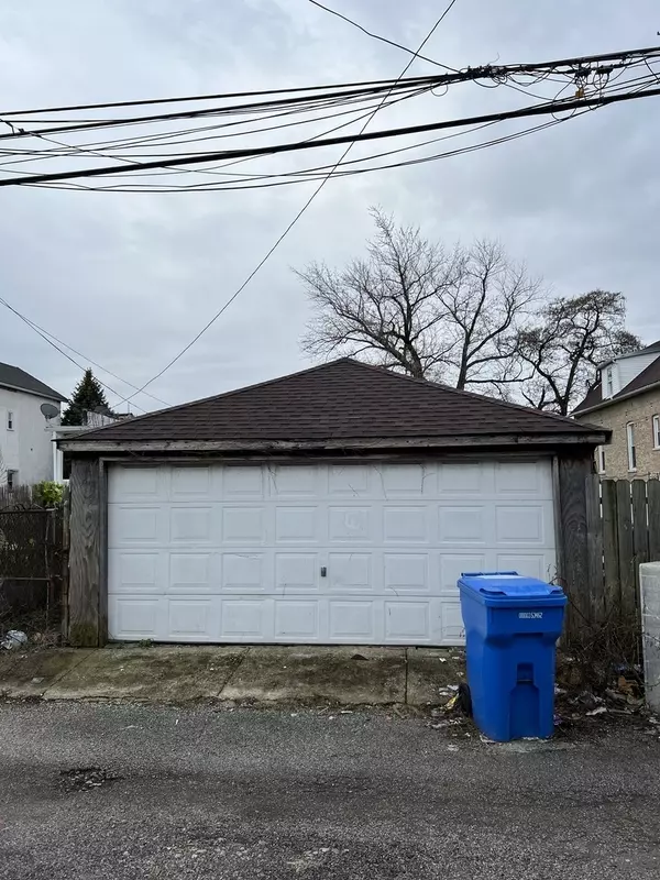 Chicago, IL 60612,2426 W Arthington ST