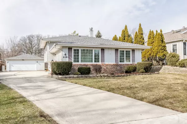 818 S la londe AVE, Lombard, IL 60148