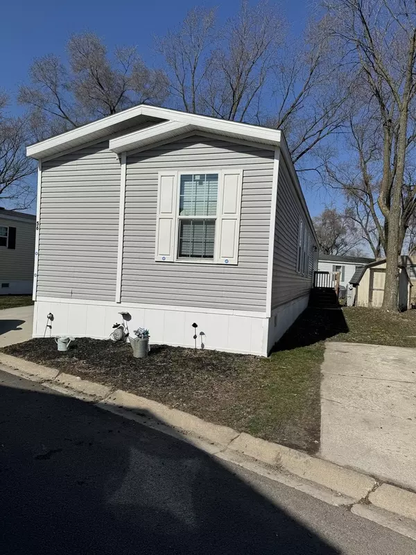 56 Cedar LN,  Justice,  IL 60458