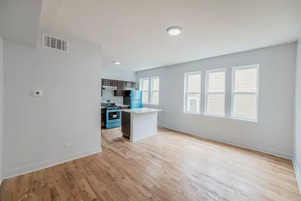 Chicago, IL 60644,19 N Pine AVE