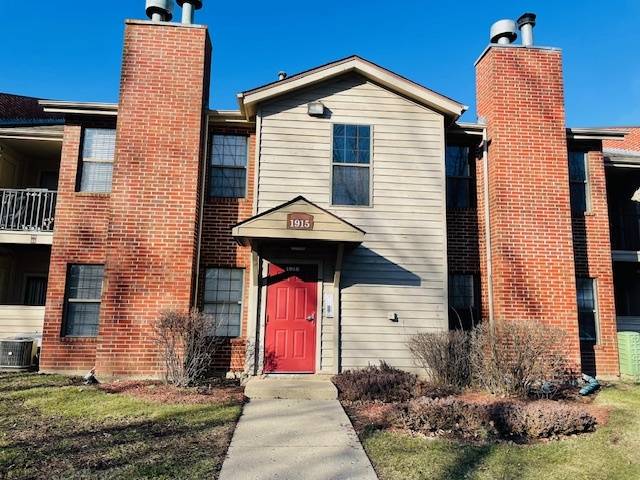 1915 N Hicks RD #106, Palatine, IL 60074