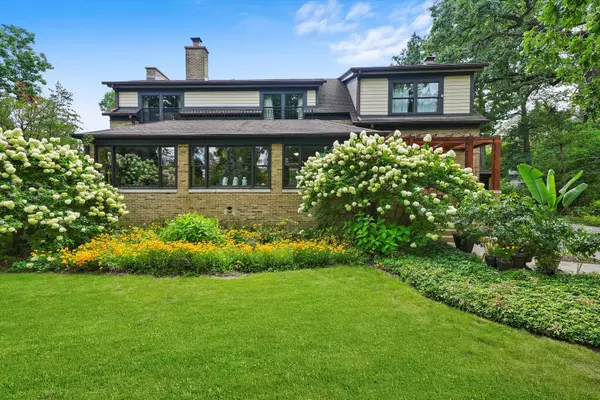 Deerfield, IL 60015,405 Deerfield RD