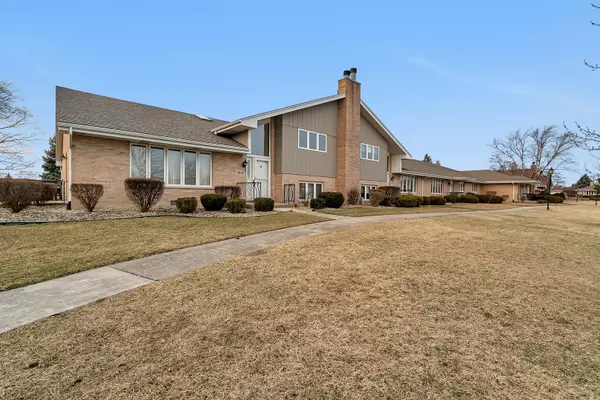 Orland Park, IL 60467,18154 Tennessee LN #227