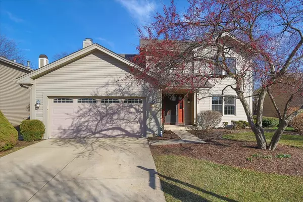 751 Cutter LN, Elk Grove Village, IL 60007