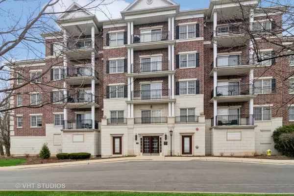 446 McDaniels CIR #304, Clarendon Hills, IL 60514