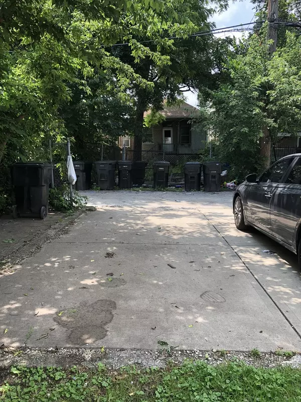 Chicago, IL 60637,6620 S Drexel AVE