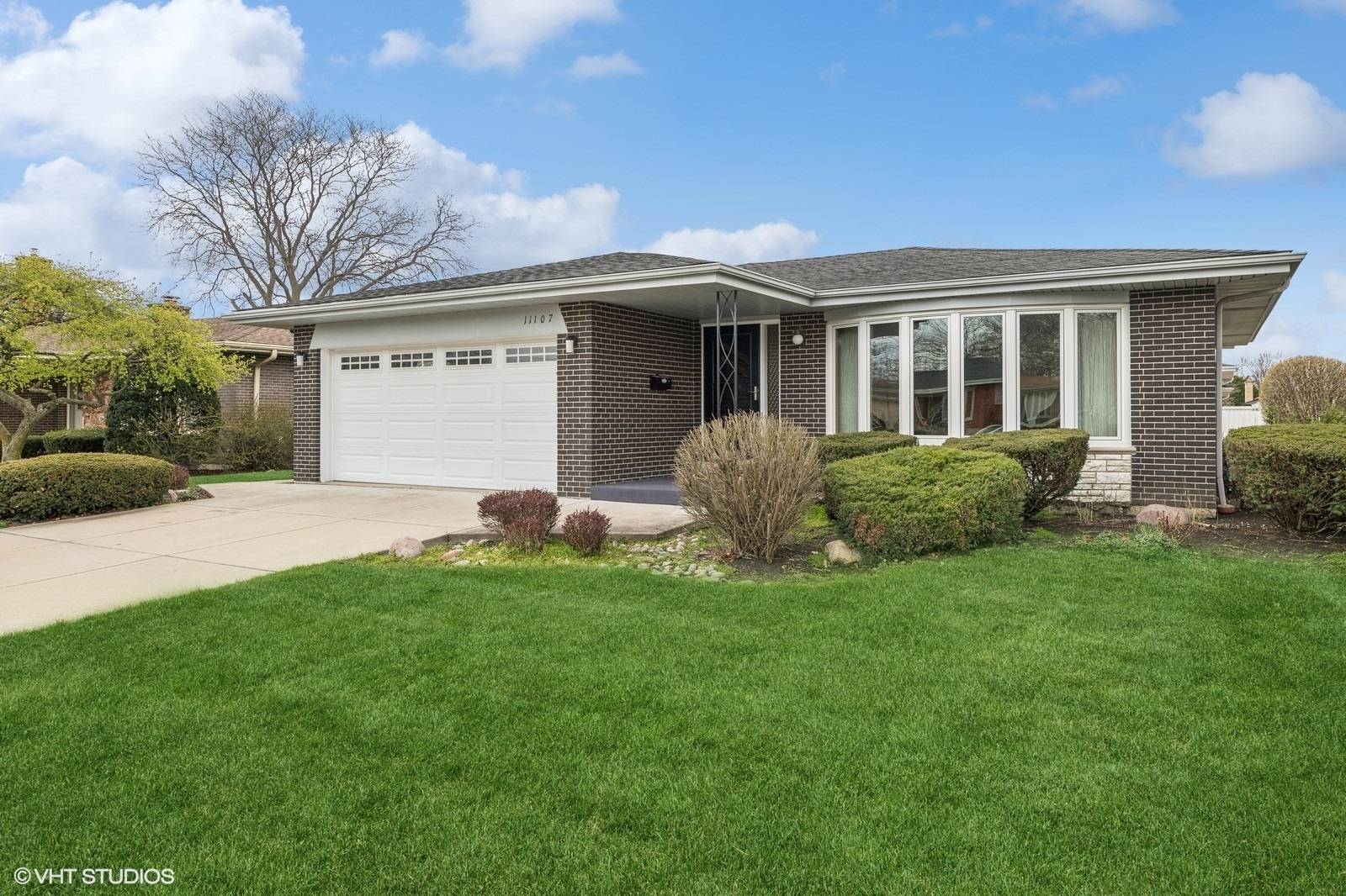 11107 Nelson ST, Westchester, IL 60154