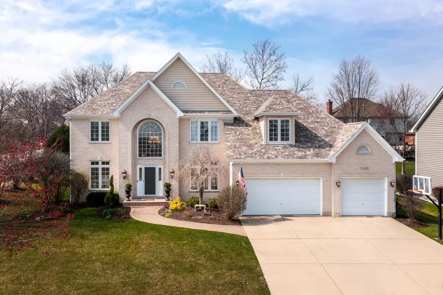 2S428 Chaucer CT, Glen Ellyn, IL 60137