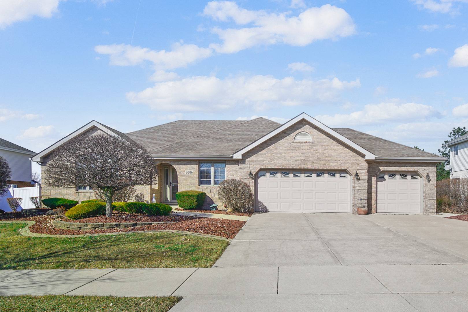 9006 Peachtree DR,  Tinley Park,  IL 60487