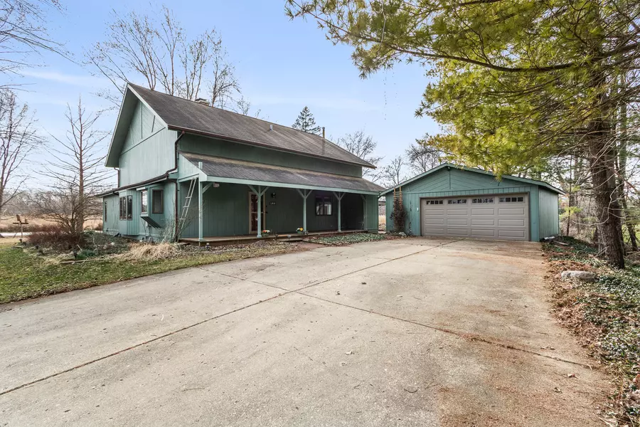 100 Park DR, Port Barrington, IL 60010