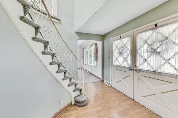 Arlington Heights, IL 60005,814 E Kimber LN