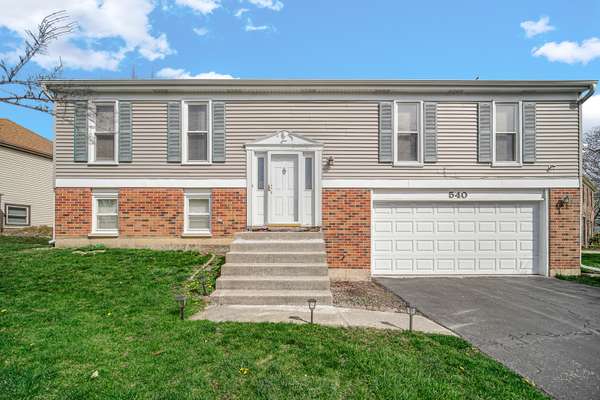 540 IROQUOIS TRL, Carol Stream, IL 60188