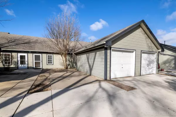 200 W South ST #4B, Elburn, IL 60119