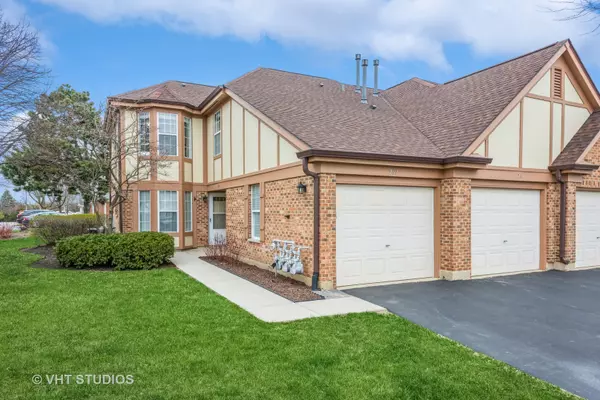 Streamwood, IL 60107,269 GREEN KNOLL LN #269