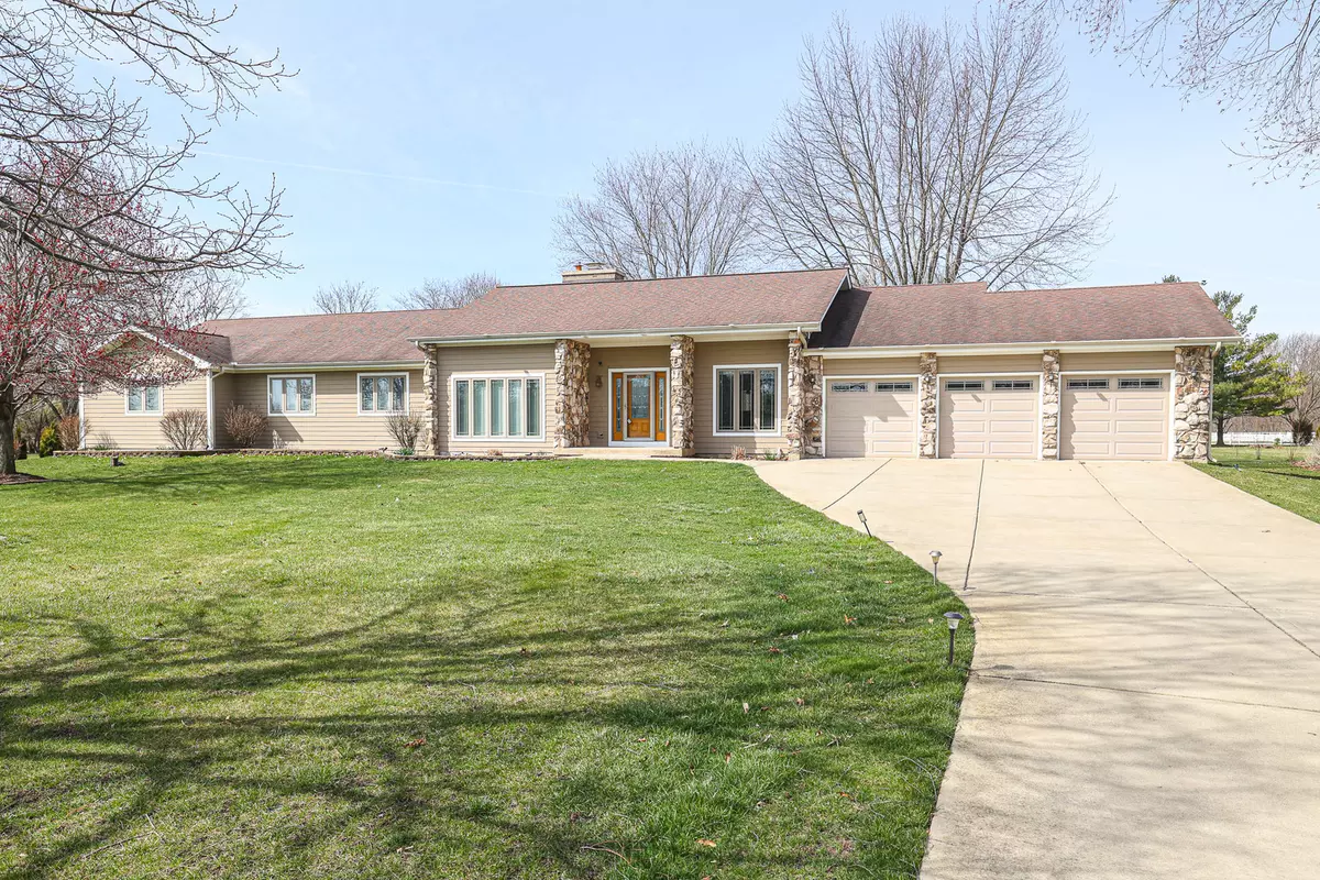 Wayne, IL 60184,6N014 Chambellan LN