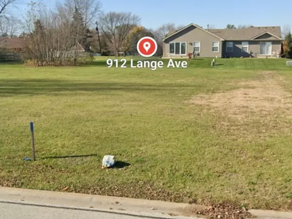 912 Lange AVE, Beecher, IL 60401