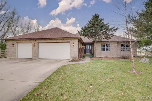 45W427 Pioneer LN, Hampshire, IL 60140