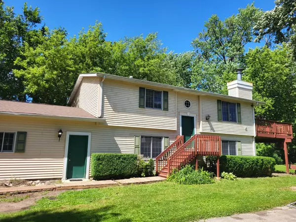 27317 Bayview ST, Island Lake, IL 60042