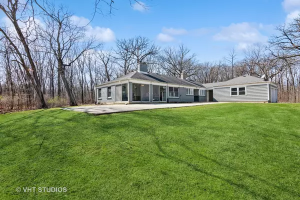 Wayne, IL 60184,33W392 Mare Barn LN