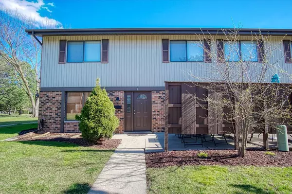 Downers Grove, IL 60516,7 Tower CT