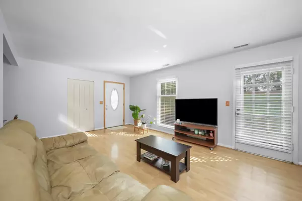 Elk Grove Village, IL 60007,865 Wellington AVE