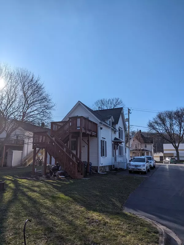 Algonquin, IL 60102,321 Jefferson ST