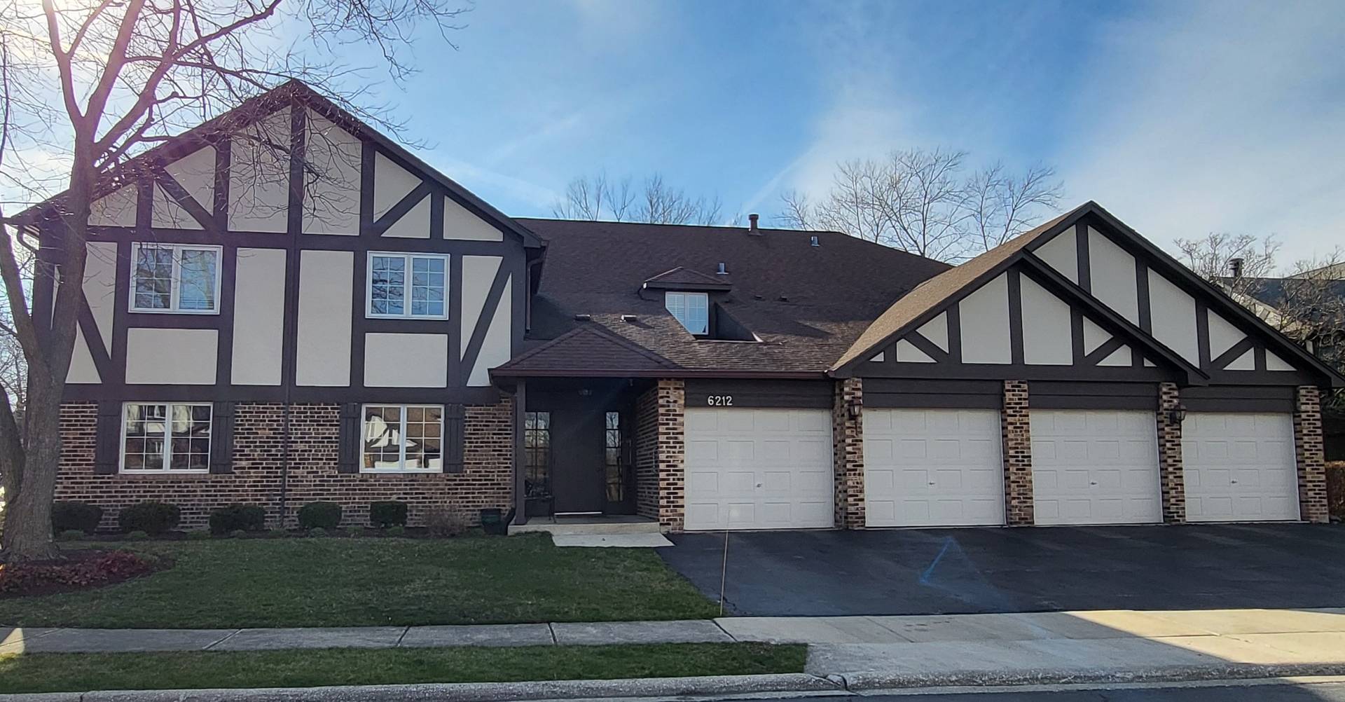 6212 Lake Park LN #D, Willowbrook, IL 60527