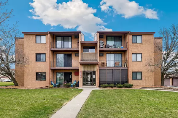 9935 El Cameno Real DR #2A, Orland Park, IL 60462