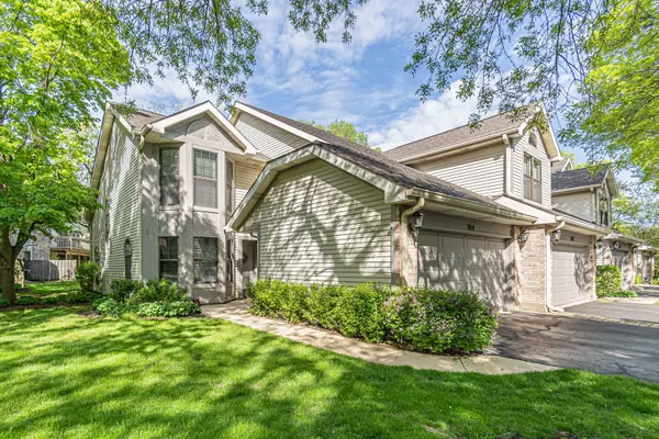 Palatine, IL 60067,914 N Auburn Woods DR