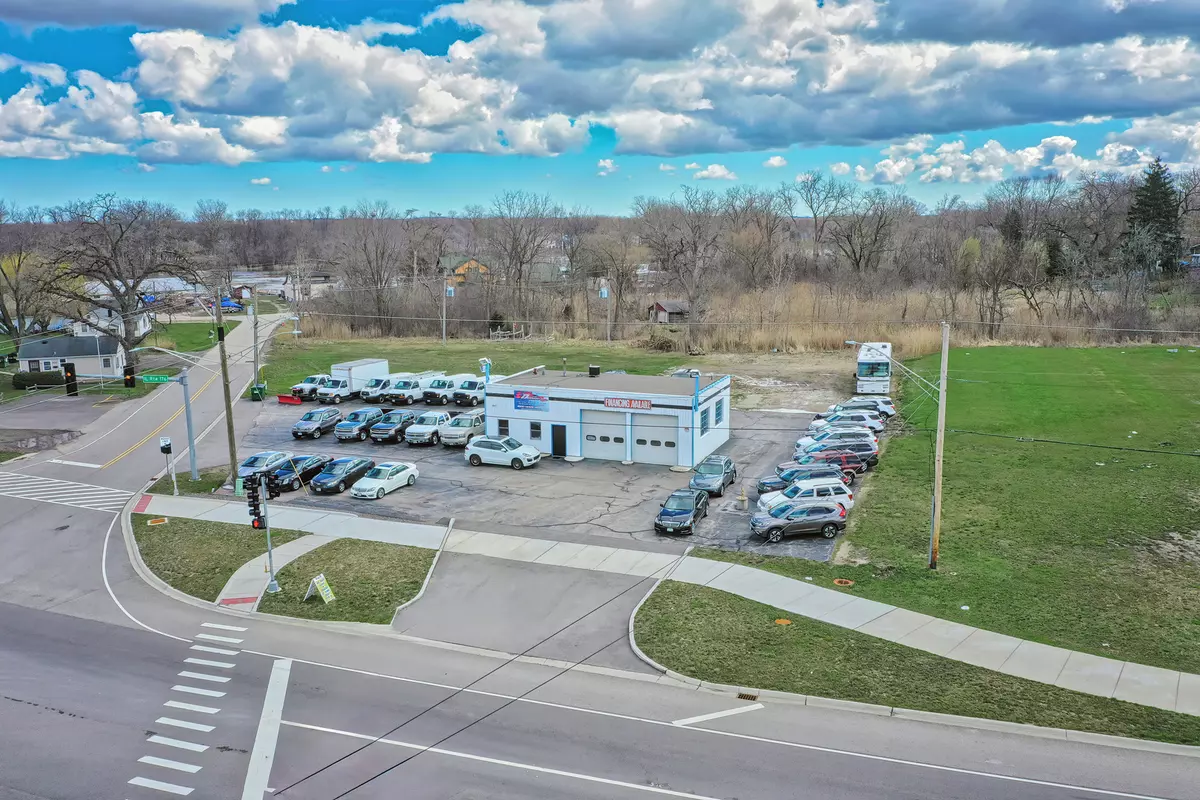 Crystal Lake, IL 60014,1703 IL ROUTE 176