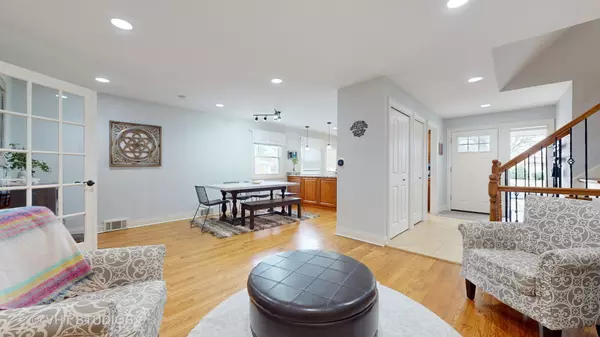Deerfield, IL 60015,526 Princeton LN