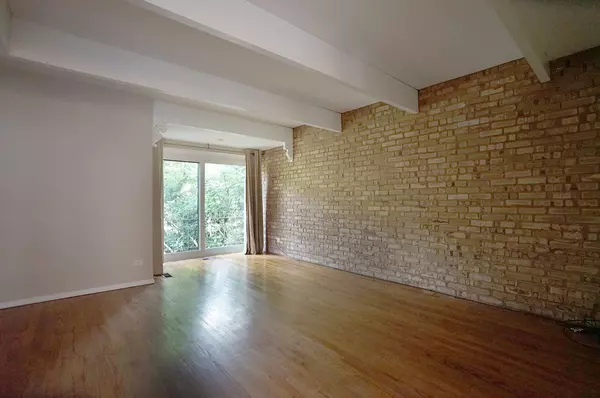 Barrington, IL 60010,452 Russell ST