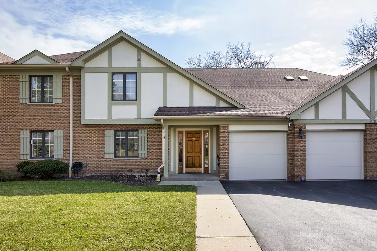 Deerfield, IL 60015,970 Ivy LN #A