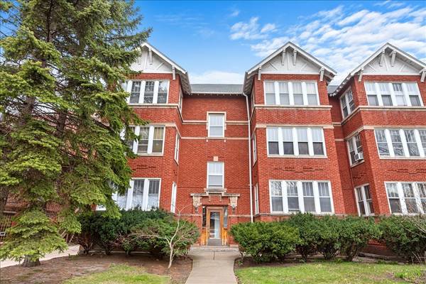 118 N Austin BLVD #1, Oak Park, IL 60302