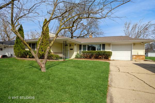 1412 Hampton LN, Schaumburg, IL 60193