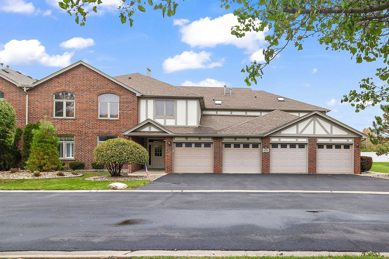 6230 Misty Pines DR #3, Tinley Park, IL 60477