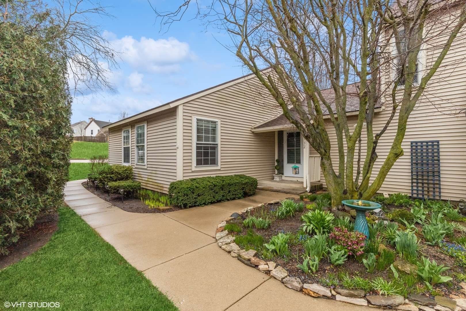 932 Chase CT, Gurnee, IL 60031