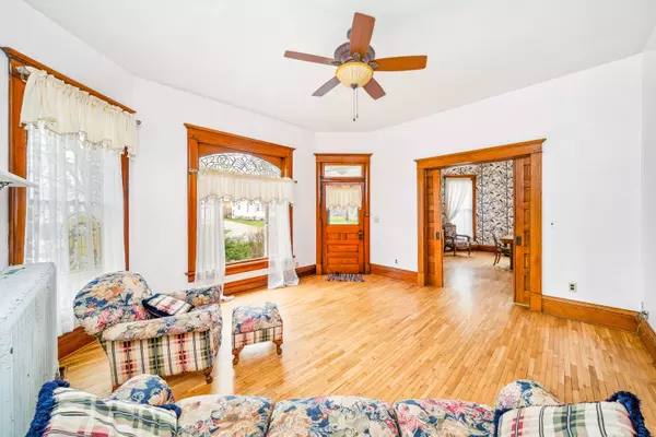 Hinckley, IL 60520,137 N View ST