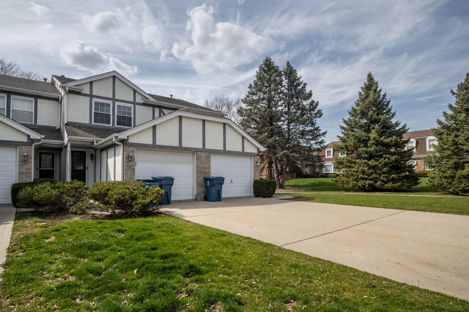 West Dundee, IL 60118,440 Cavalier CT #B