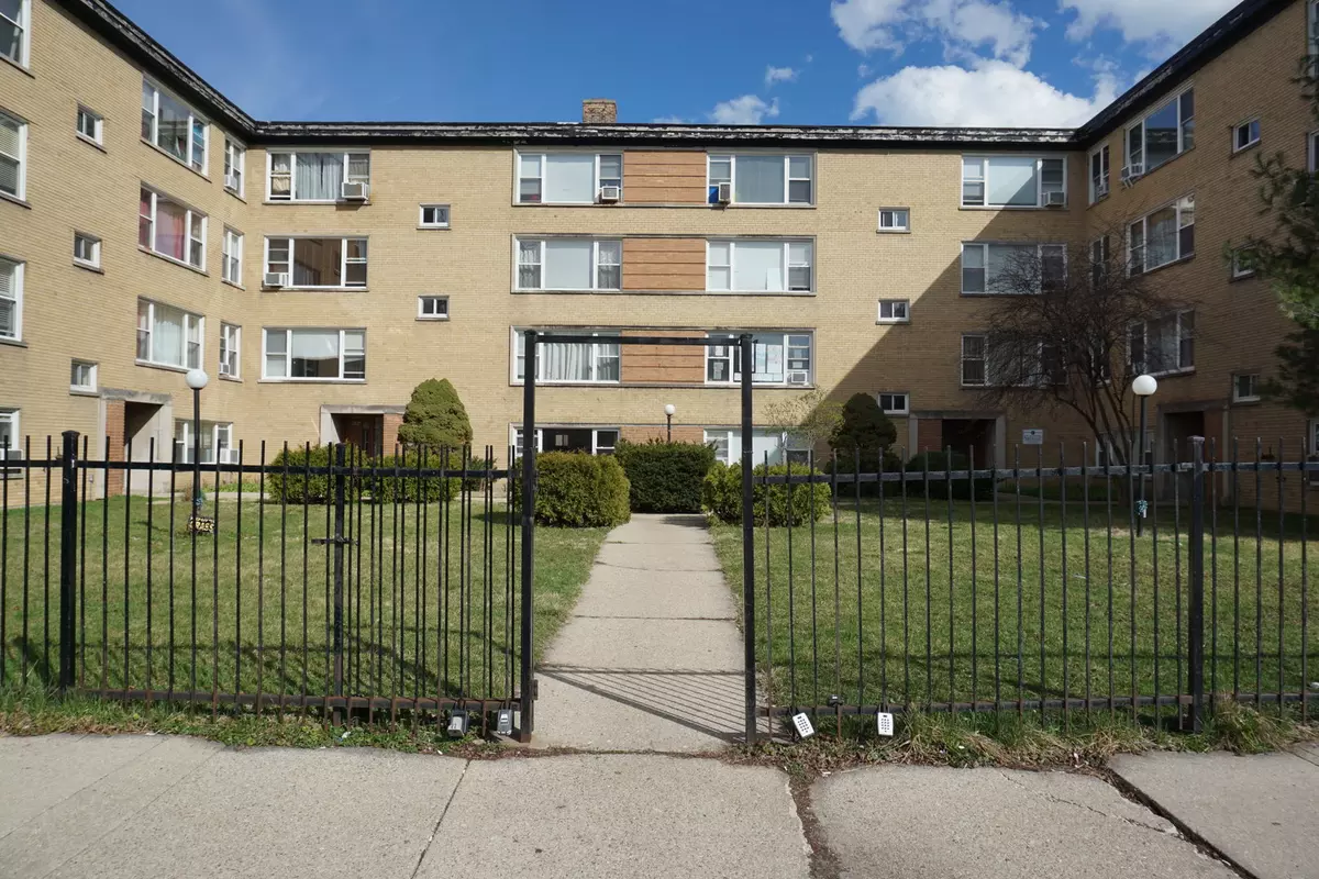 Chicago, IL 60659,6127 N Seeley AVE #3C