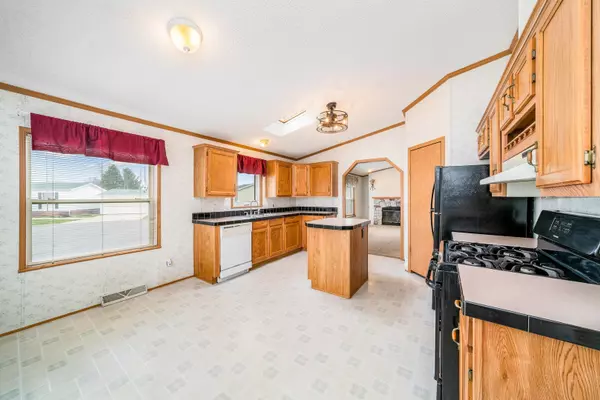 Sandwich, IL 60548,67 Blue Jay CT