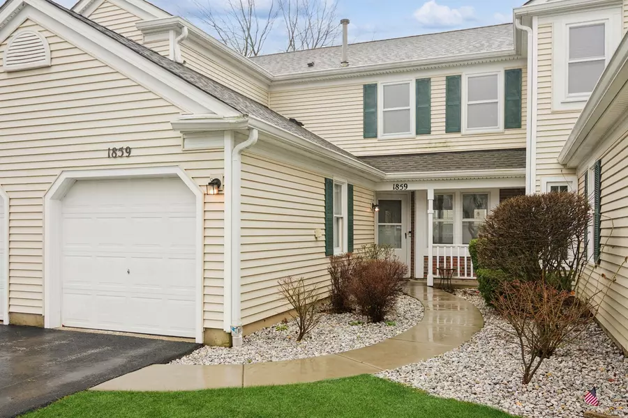 1859 Pebble Beach CIR #6, Elk Grove Village, IL 60007