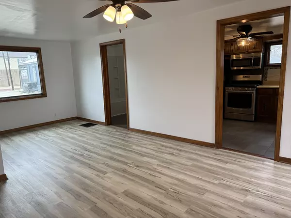 Buckley, IL 60918,206 S Railroad AVE