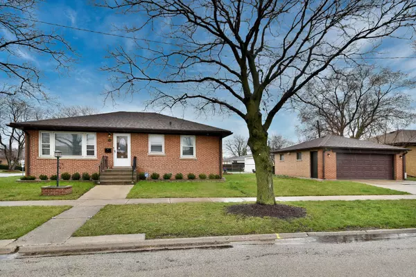 4567 Scott ST, Schiller Park, IL 60176