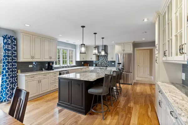 South Barrington, IL 60010,6 Stone Ridge DR