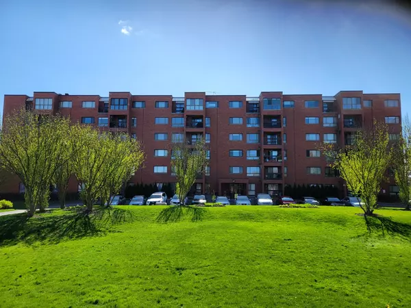 3700 Capri CT #404, Glenview, IL 60025