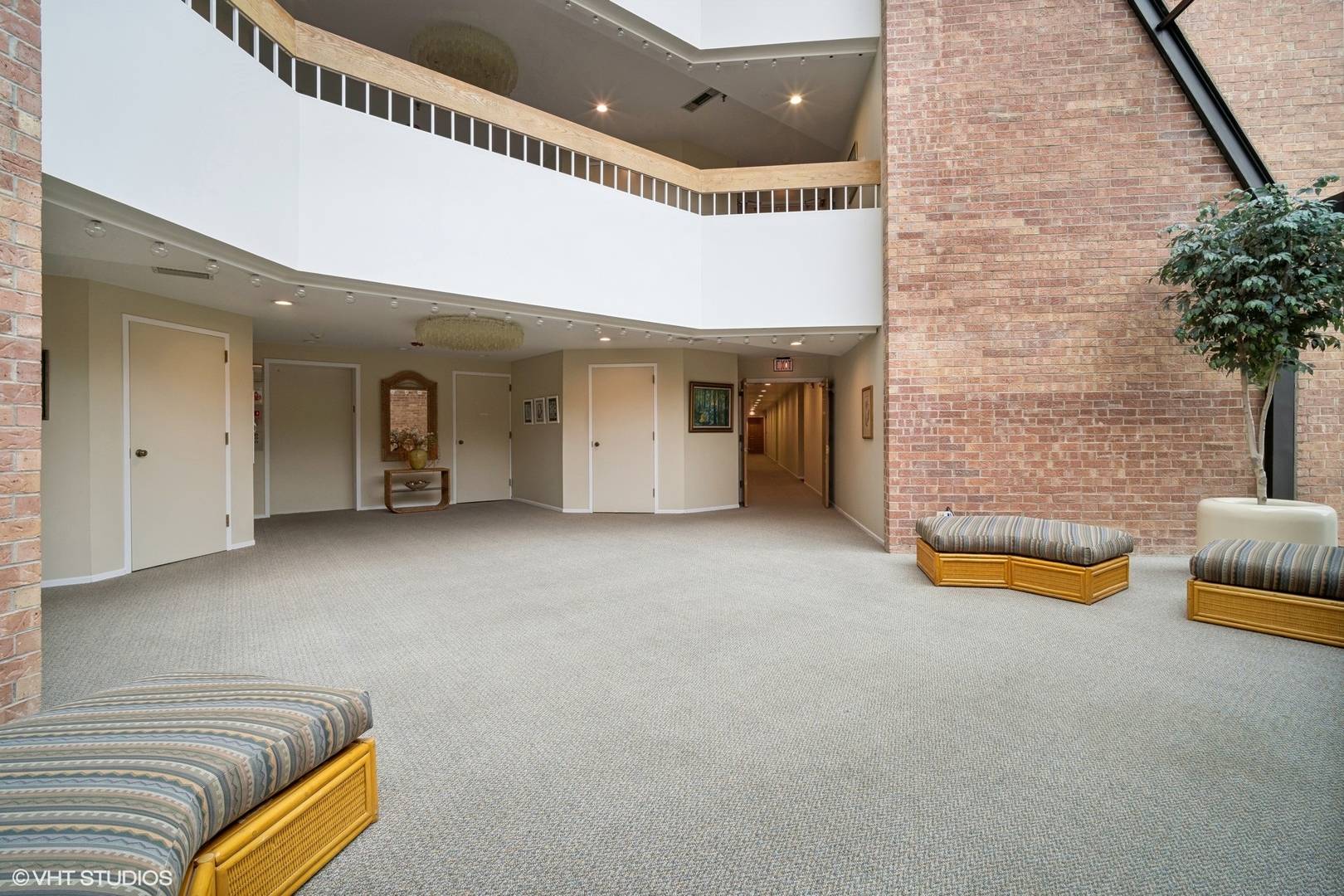 Northbrook, IL 60062,1088 Shermer RD #204