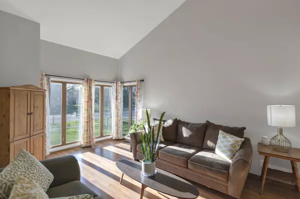 Batavia, IL 60510,422 S Raddant RD